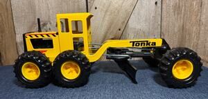 Tonka Steel Classics Road Grader - Made with Steel & Sturdy Plastic Yellow Black